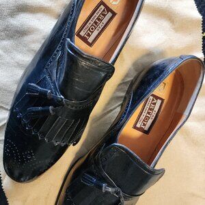 ELEGANT PAIR OF ITALUAN BLACK LEATHER BROGUE LOAFERS, 8